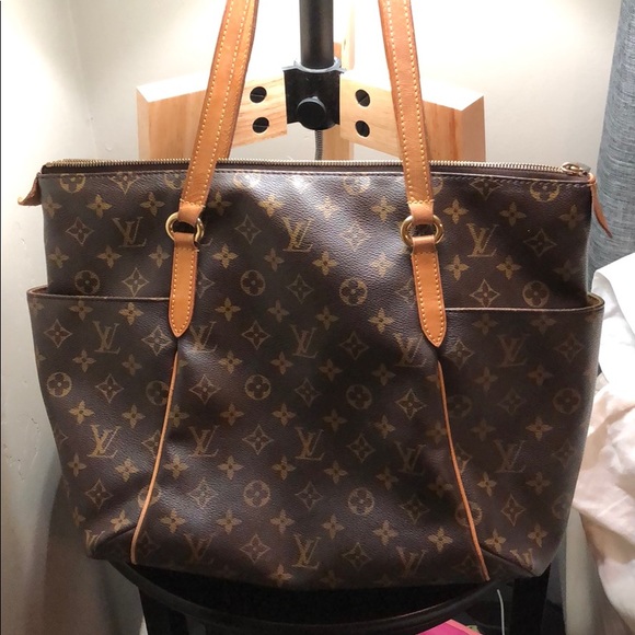 Louis Vuitton Handbags - Last Sale❤️Louis Vuitton 🌲🎄SD1140